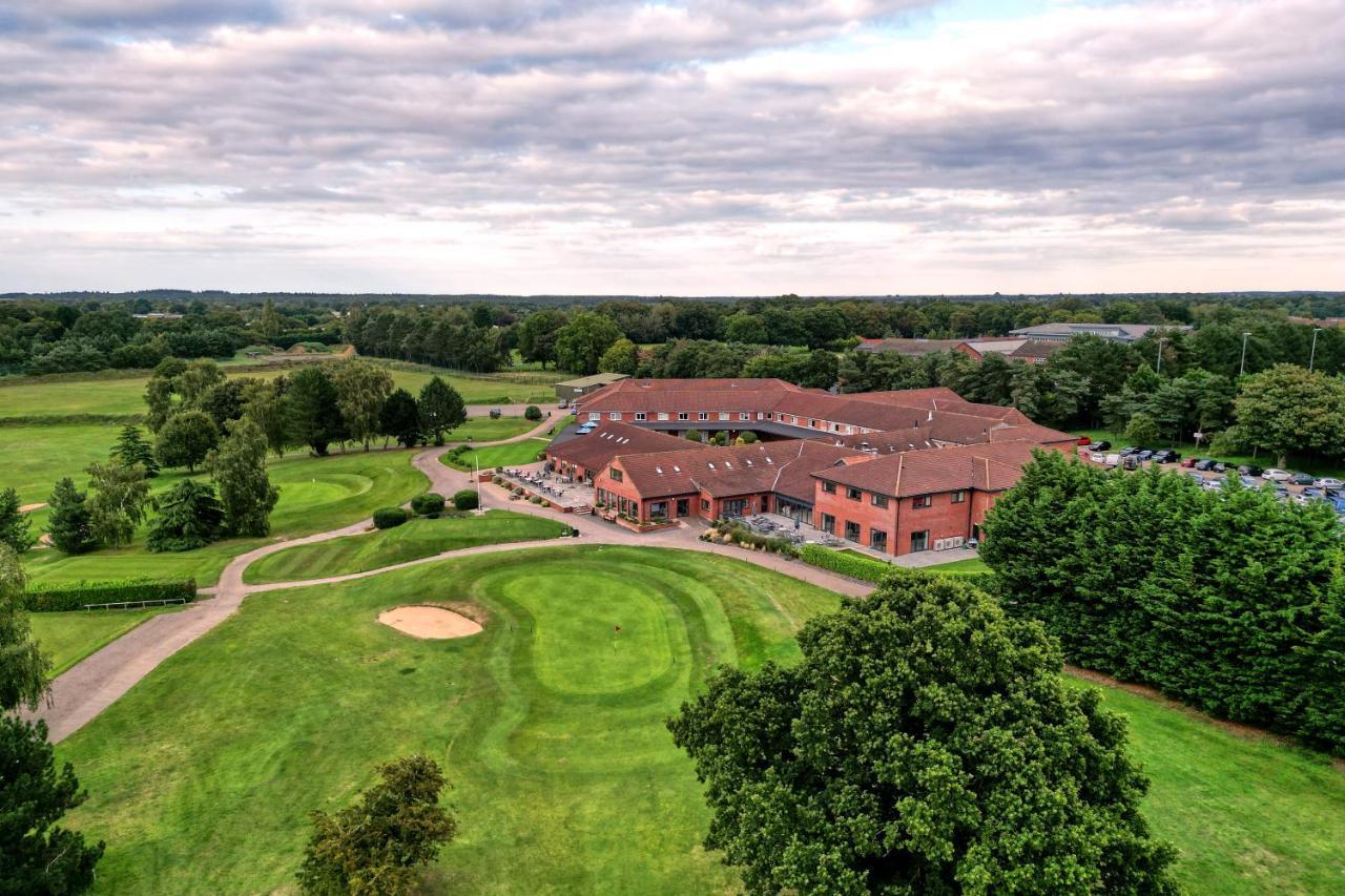 Wensum Valley Hotel Golf And Country Club นอร์ริช ภายนอก รูปภาพ